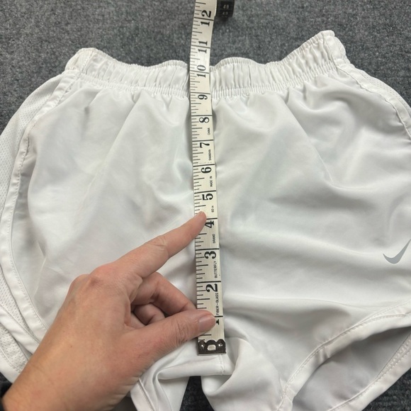 NIKE Women’s White lined Running Shorts Dri-Fit size: XS - Picture 7 of 8